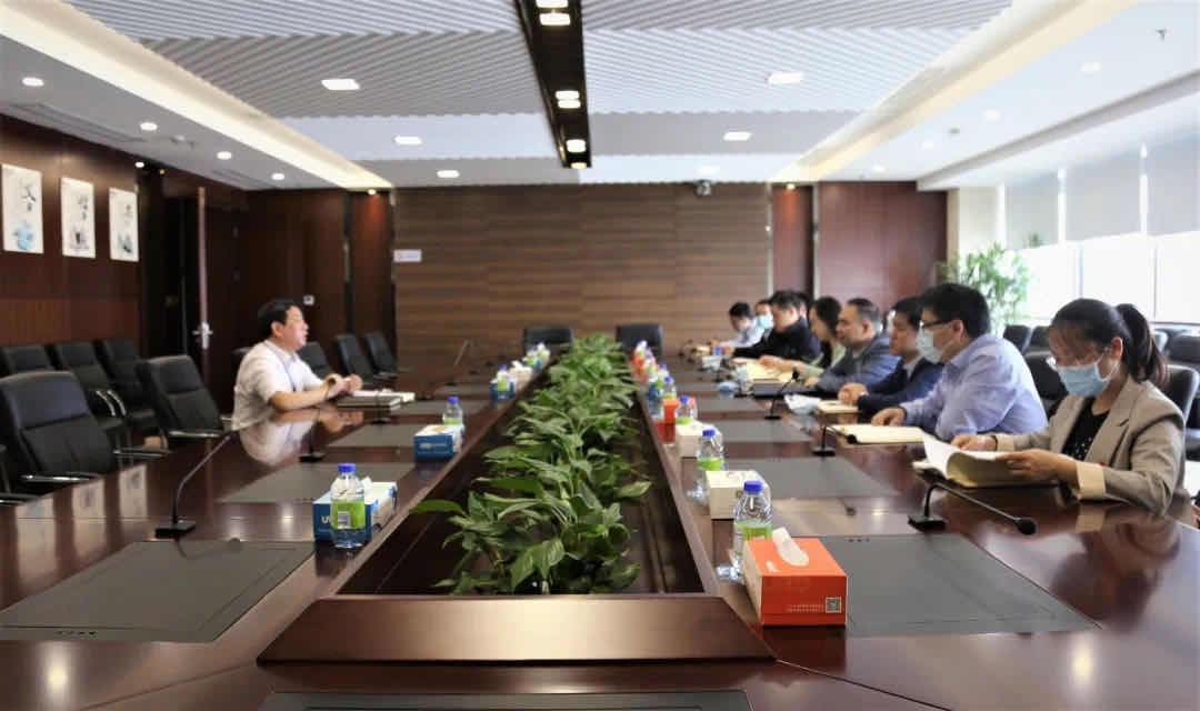 长江基金管理公司赴鄂旅投集团参观学习党建工作