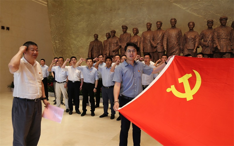 不忘初心迎七一 公司组织全体干部职工参观中国共产党纪律建设陈列馆
